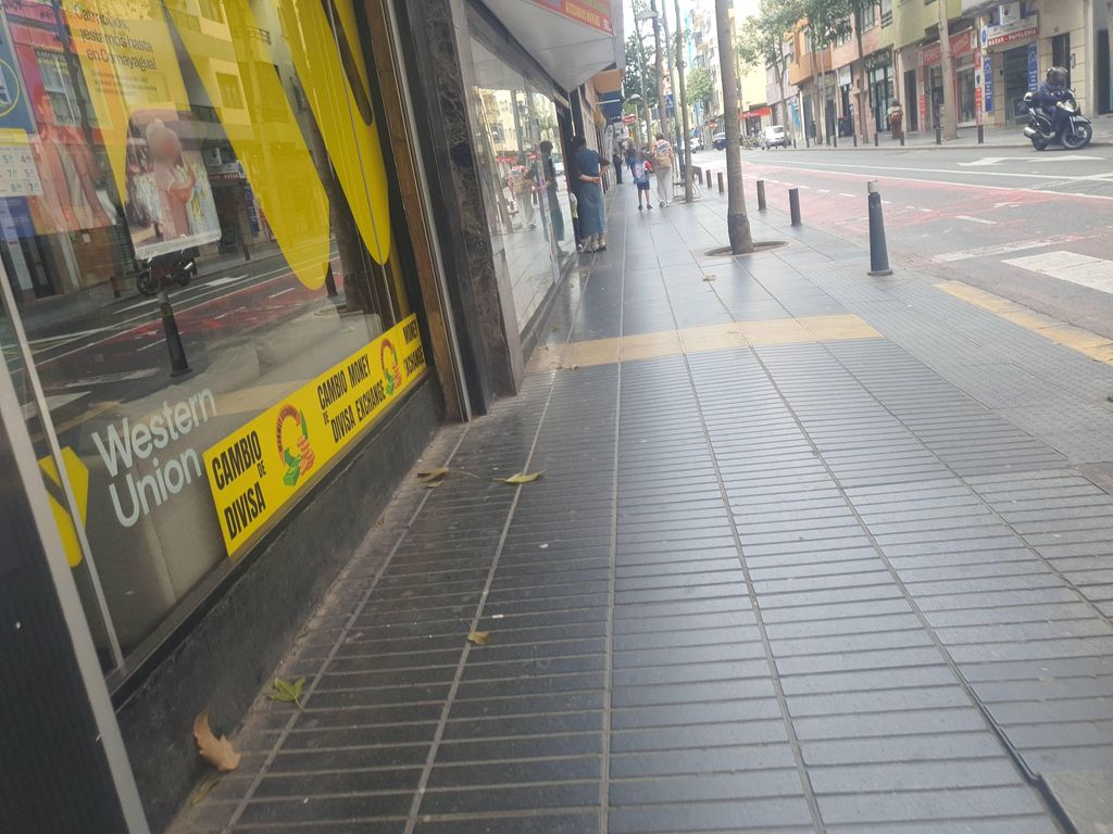 Y... Tres