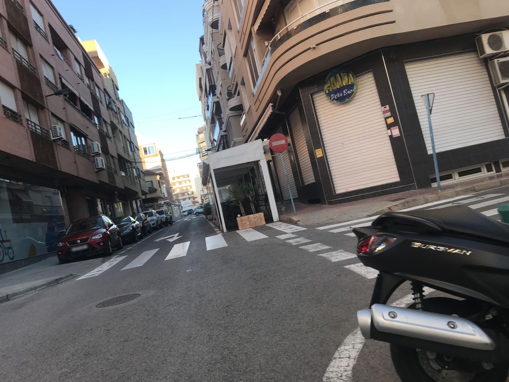 Bar Cafetería Entre Tres