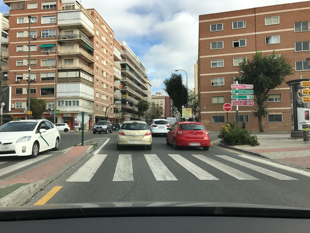 Cafetería-Bar-Churrería Abierto al Amanecer