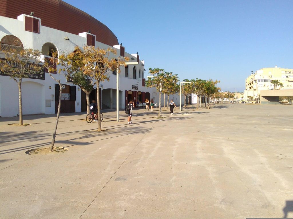 Cafe Los Bajos Parque Minicipal